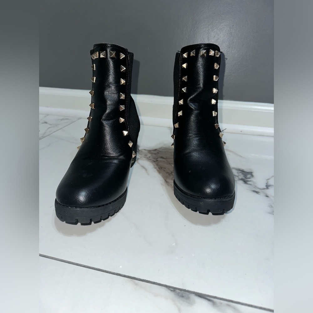 Olivia & Kate ankle boots